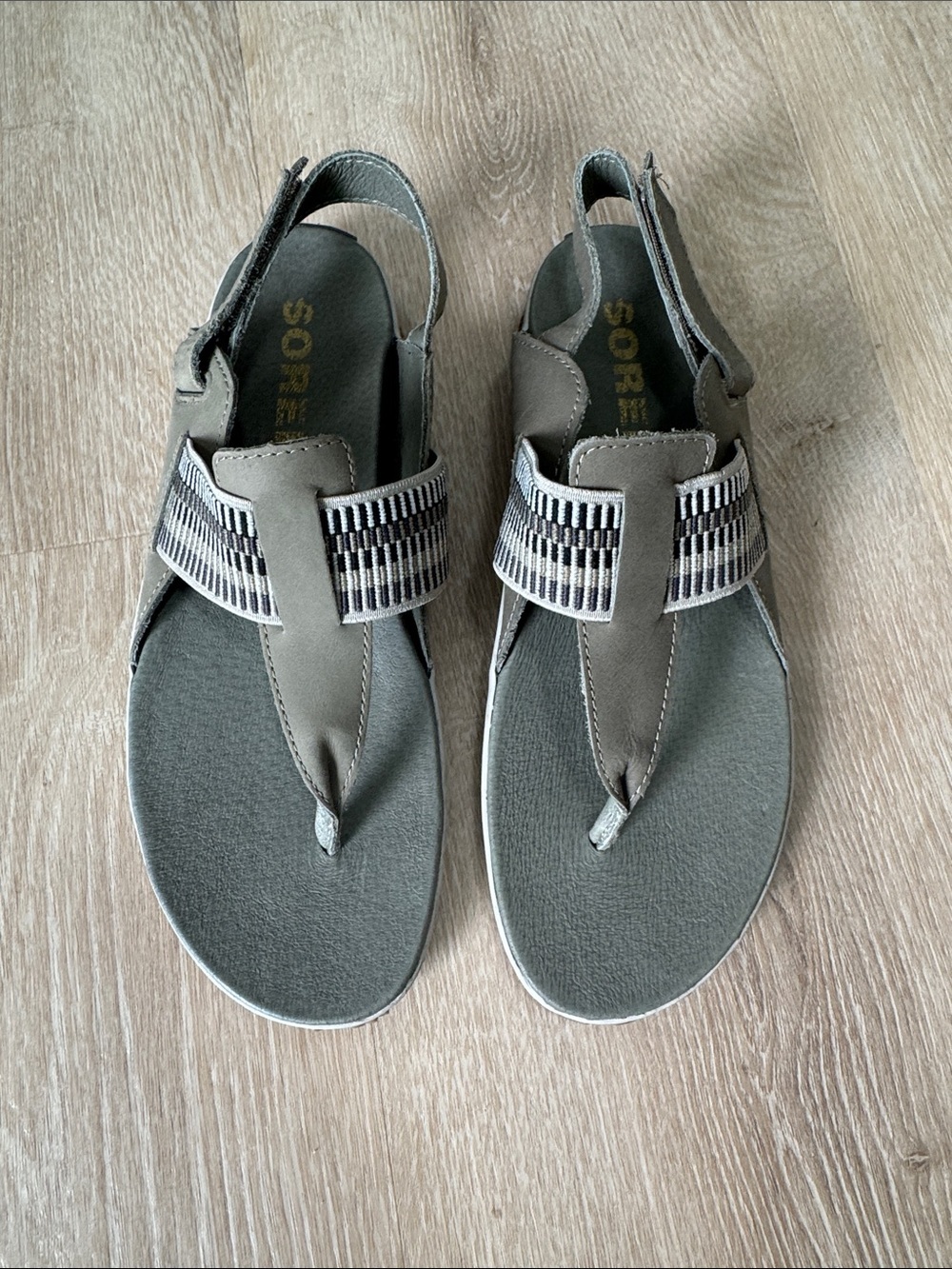 Sorel Gray Striped Elastic Thong Sandals